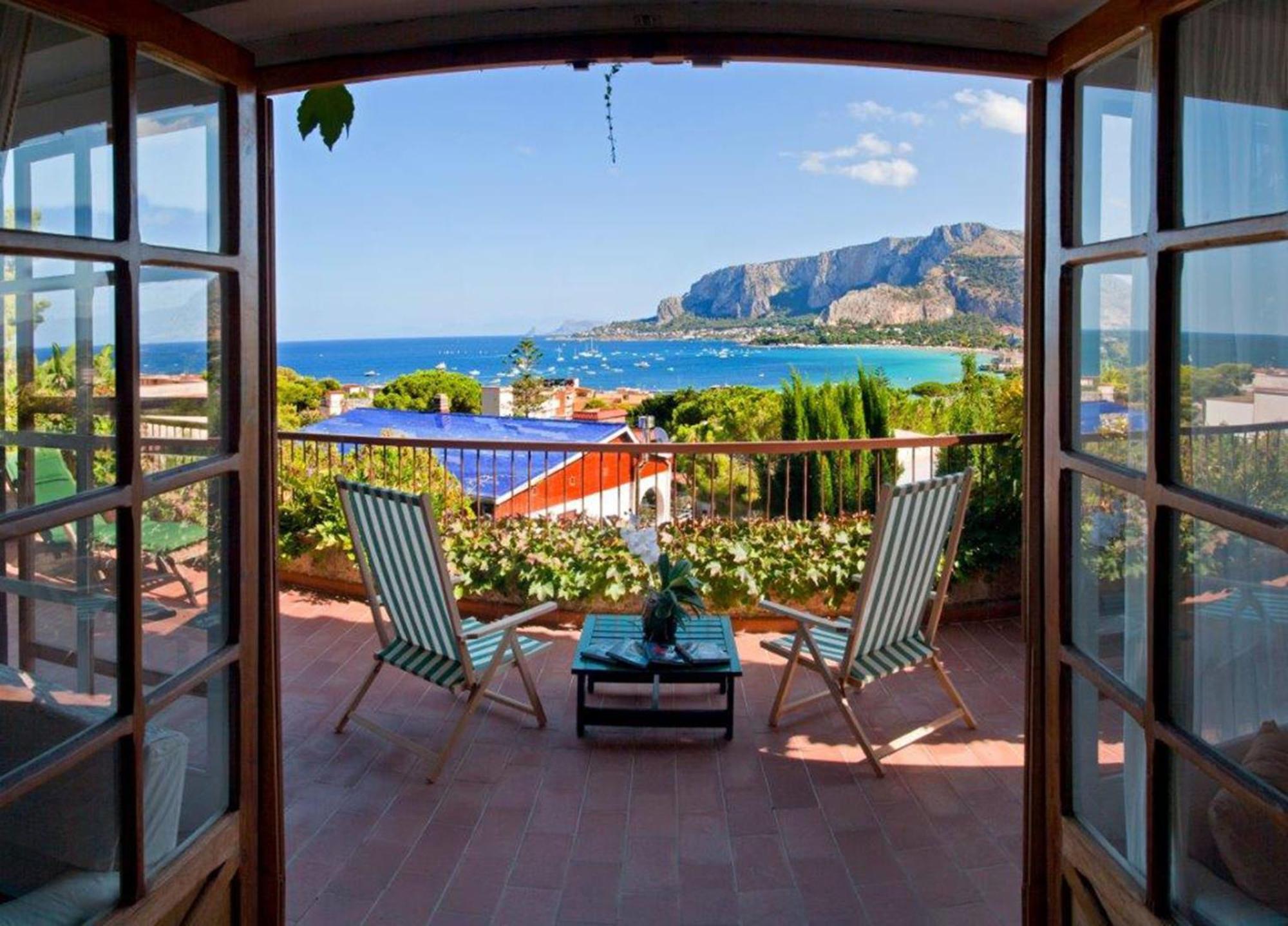 Il Glicine Sul Golfo Bed and Breakfast Mondello Exteriör bild